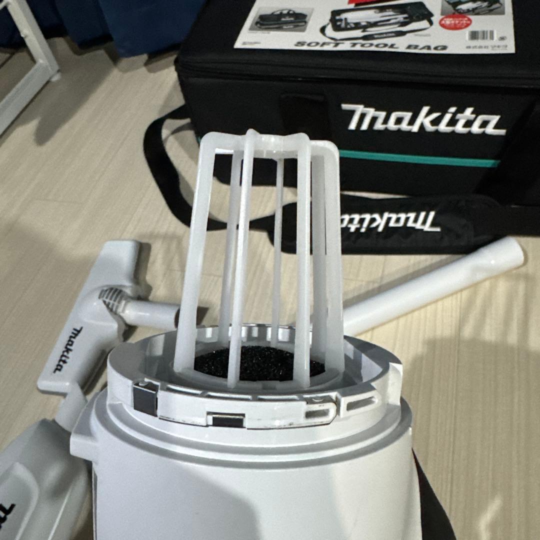 マキタ コードレス掃除機CL180 カプセル式 18V 本体のみ カバン付き