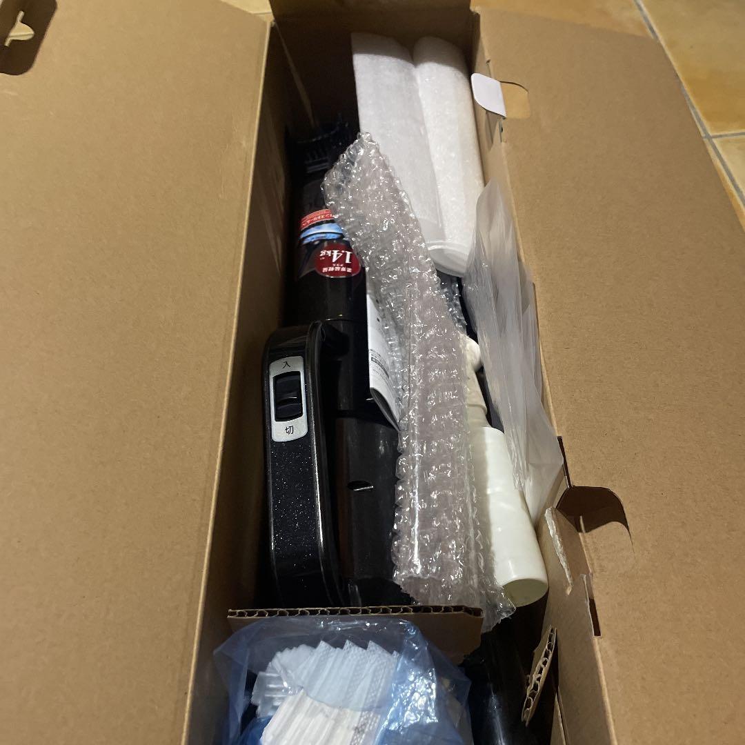 アイリスオーヤマ 極細スティッククリーナー  黒　美品　掃除機