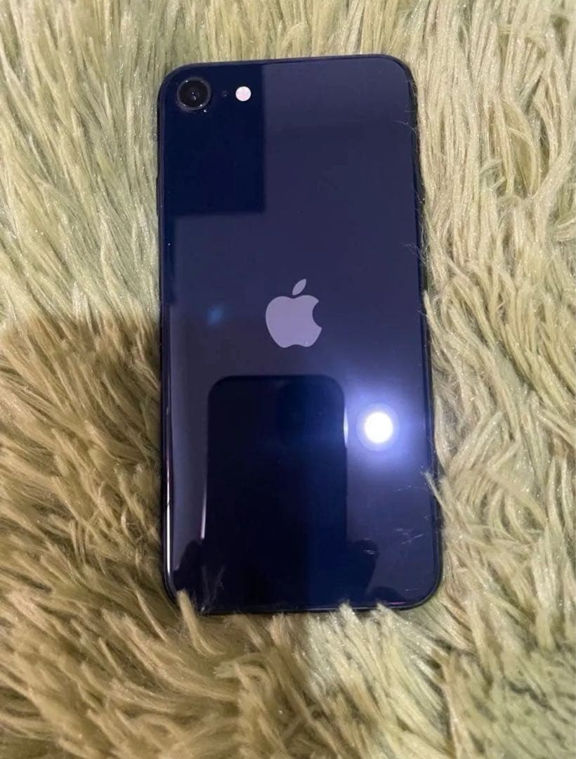 1000円OFF！美品　iPhone SE 第3世代 64GB SIMフリー