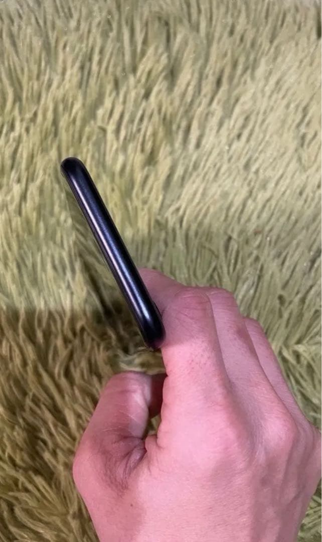 1000円OFF！美品　iPhone SE 第3世代 64GB SIMフリー