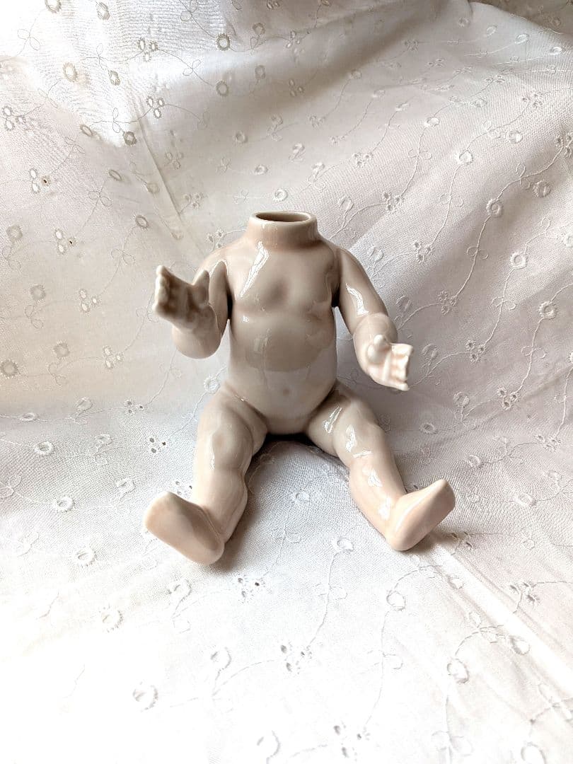 ベビーボディ型フラワーベース＊陶器＊THROW-A-KISS