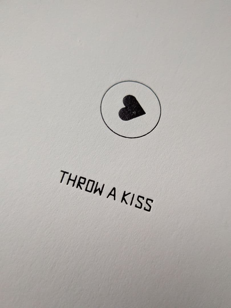 ベビーボディ型フラワーベース＊陶器＊THROW-A-KISS