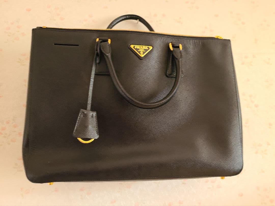 PRADA ブラック ビジネスバッグ 認証カード付き