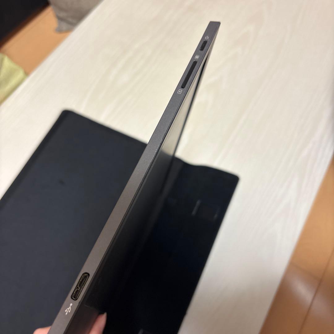 ASUS MB168B 15.6インチ LCDモニター