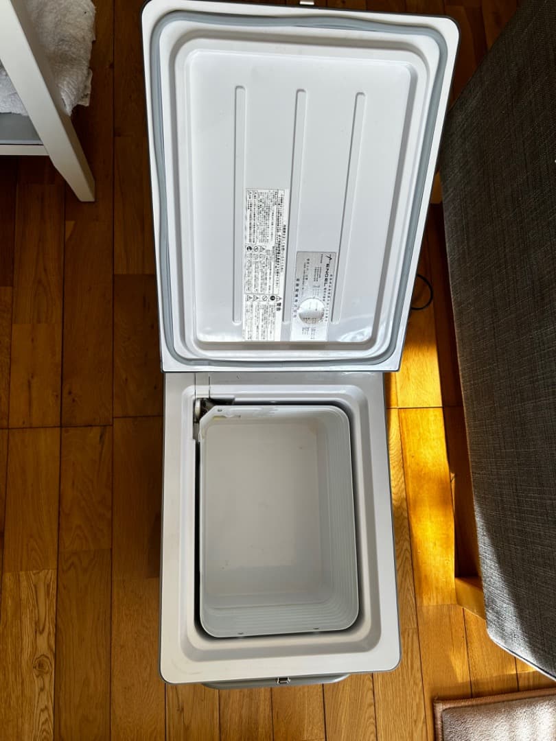 携帯型電気冷蔵庫