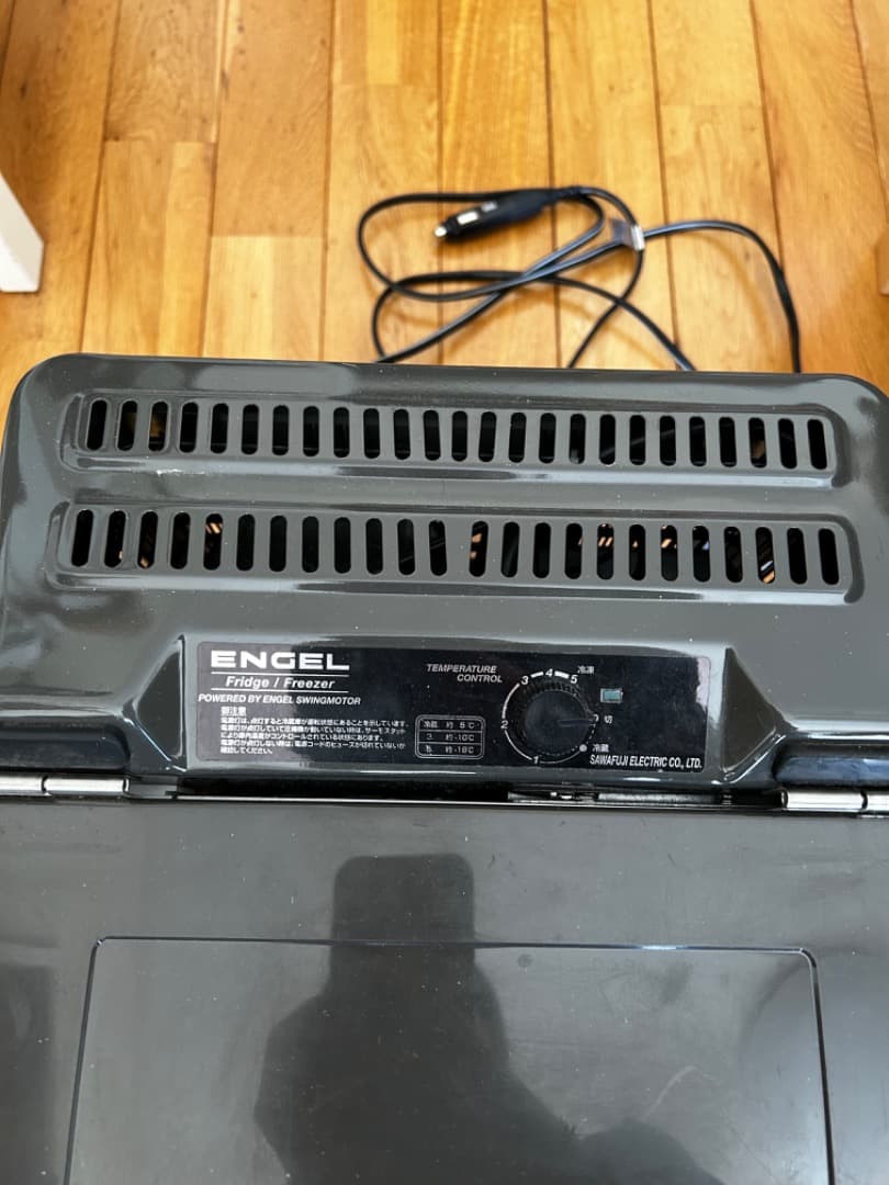 携帯型電気冷蔵庫