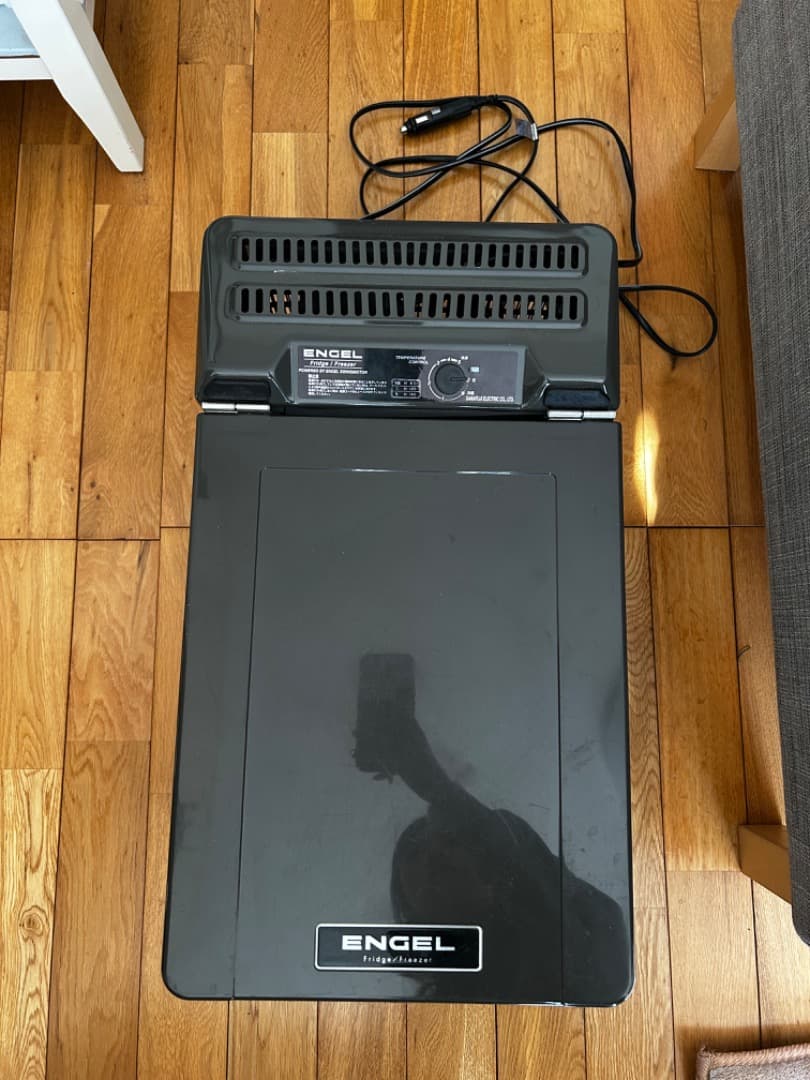 携帯型電気冷蔵庫