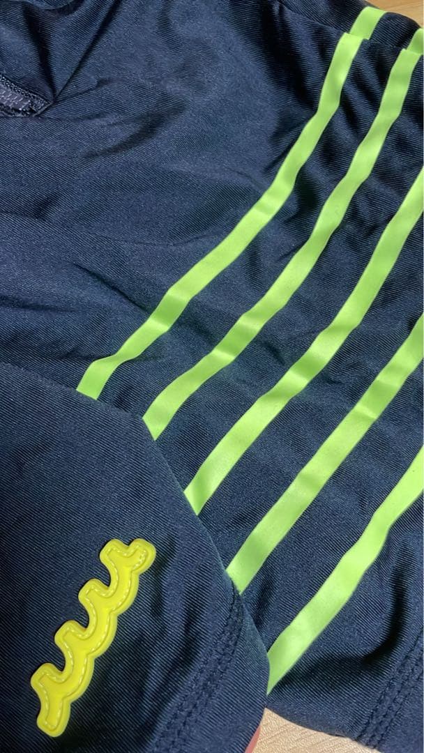 【美品】muta ムータ ラッシュガード 上下セット 紺×蛍光ライン