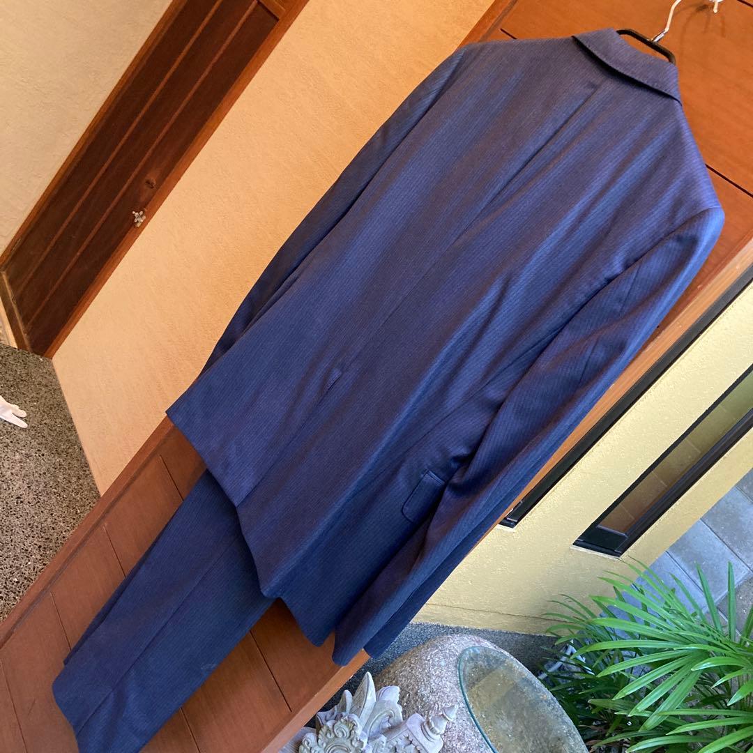 綾鷹ティー 美品！EPOCA UOMO ダークブルーのストライプスーツ