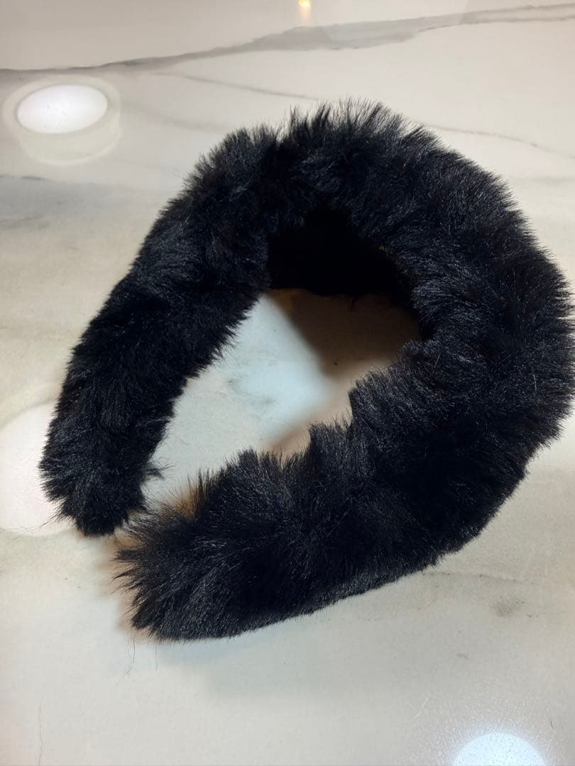 ALEXANDRE DE PARIS ブラックファー ヘアバンド