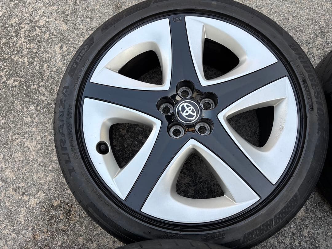 トヨタ 50プリウス純正ツーリング　S17インチ タイヤホイールセット