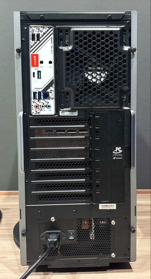 RTX4070ti　SSD2TB ゲーミングpc i7 13700F　ガレリア