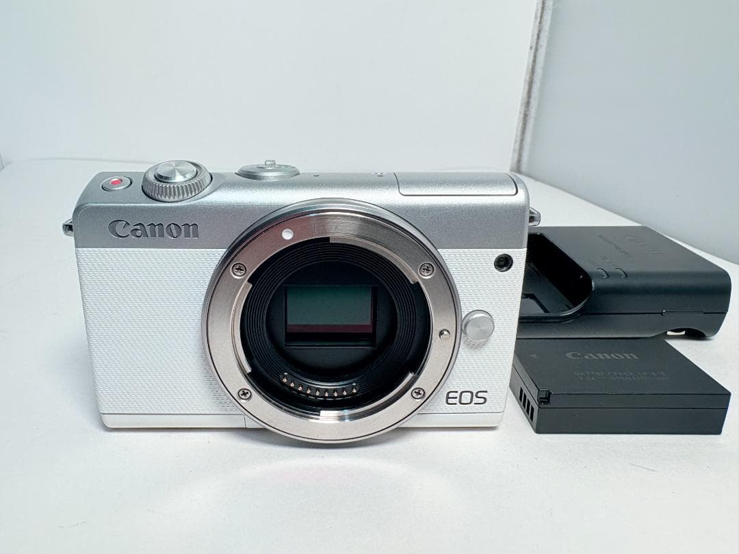 極上品 キヤノン EOS M100 ボディ