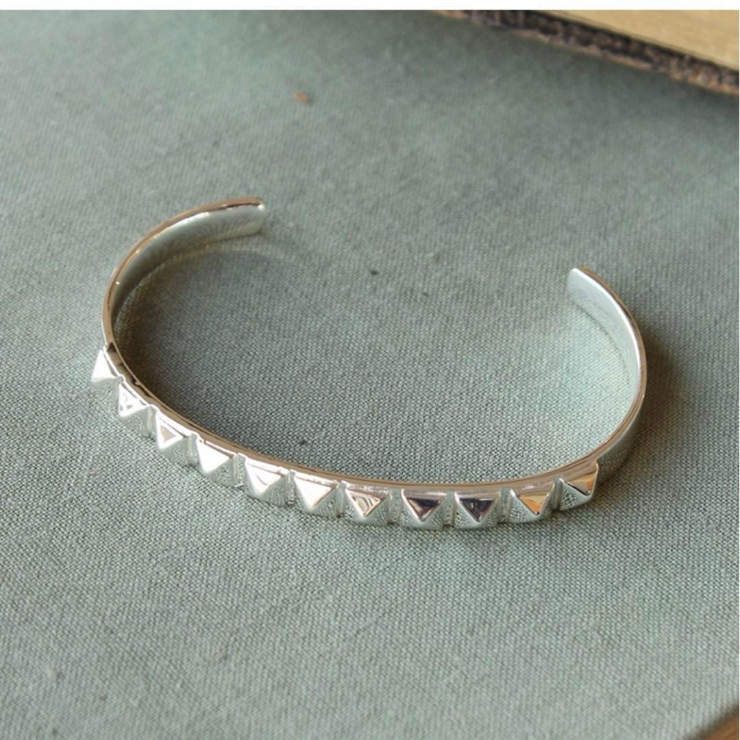 e.m. スタッズデザイン シルバーバングル