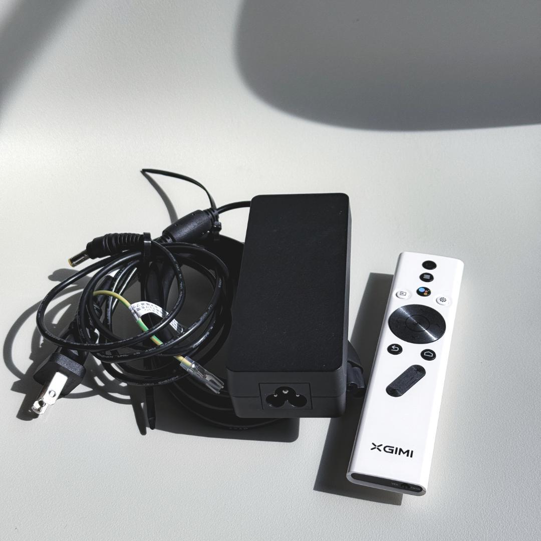 XGIMI Halo+ スタンド付き | 高輝度/スピーカー内蔵/静音