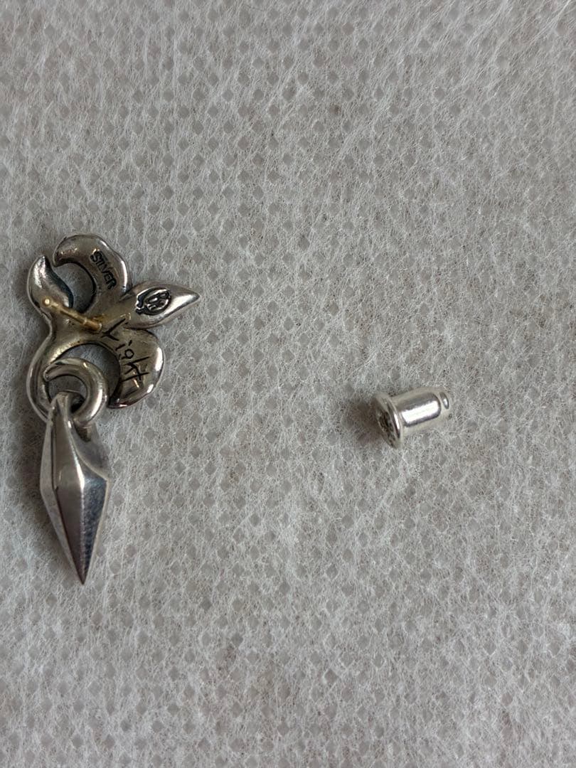 ブラッディマリー　ライトピアス