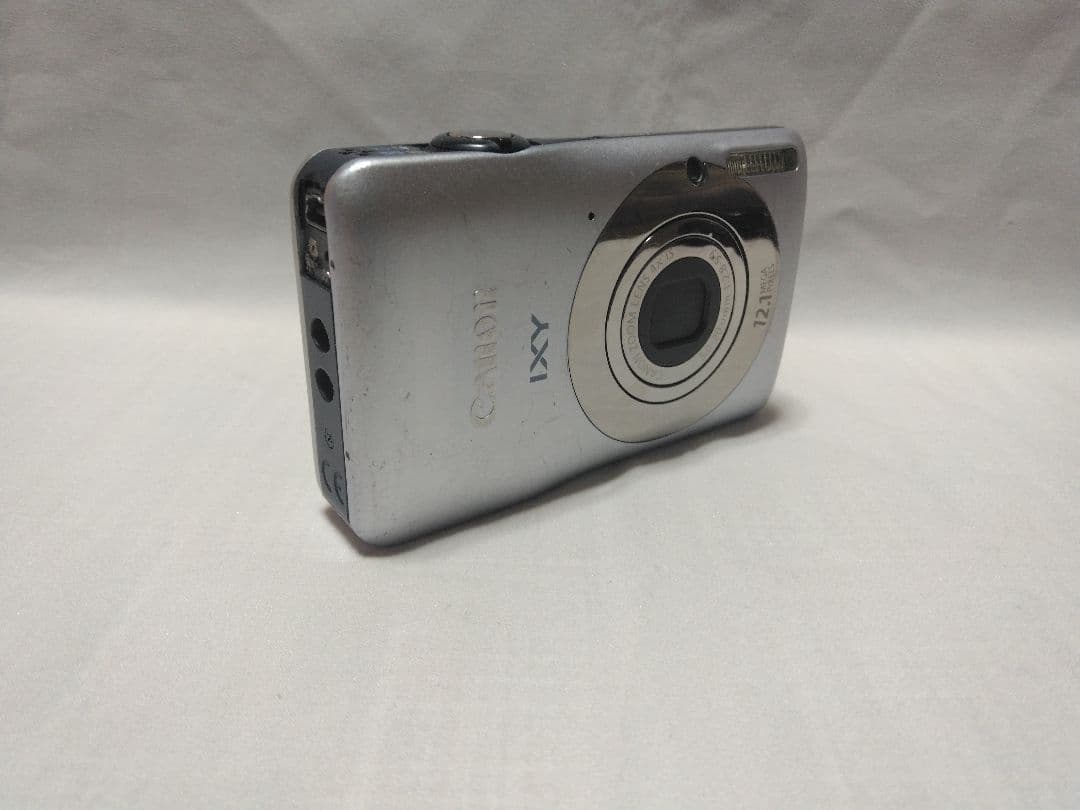 Canon IXY 200F 小キズ多数