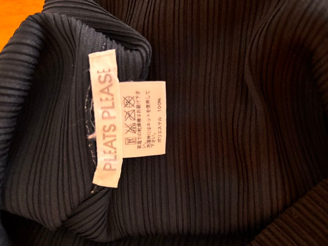 週末限定値引き中~1/25まで PLEATS PLEASE タートルネック長袖