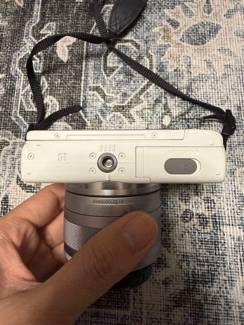 Canon EOS M100 ミラーレスカメラ 本体