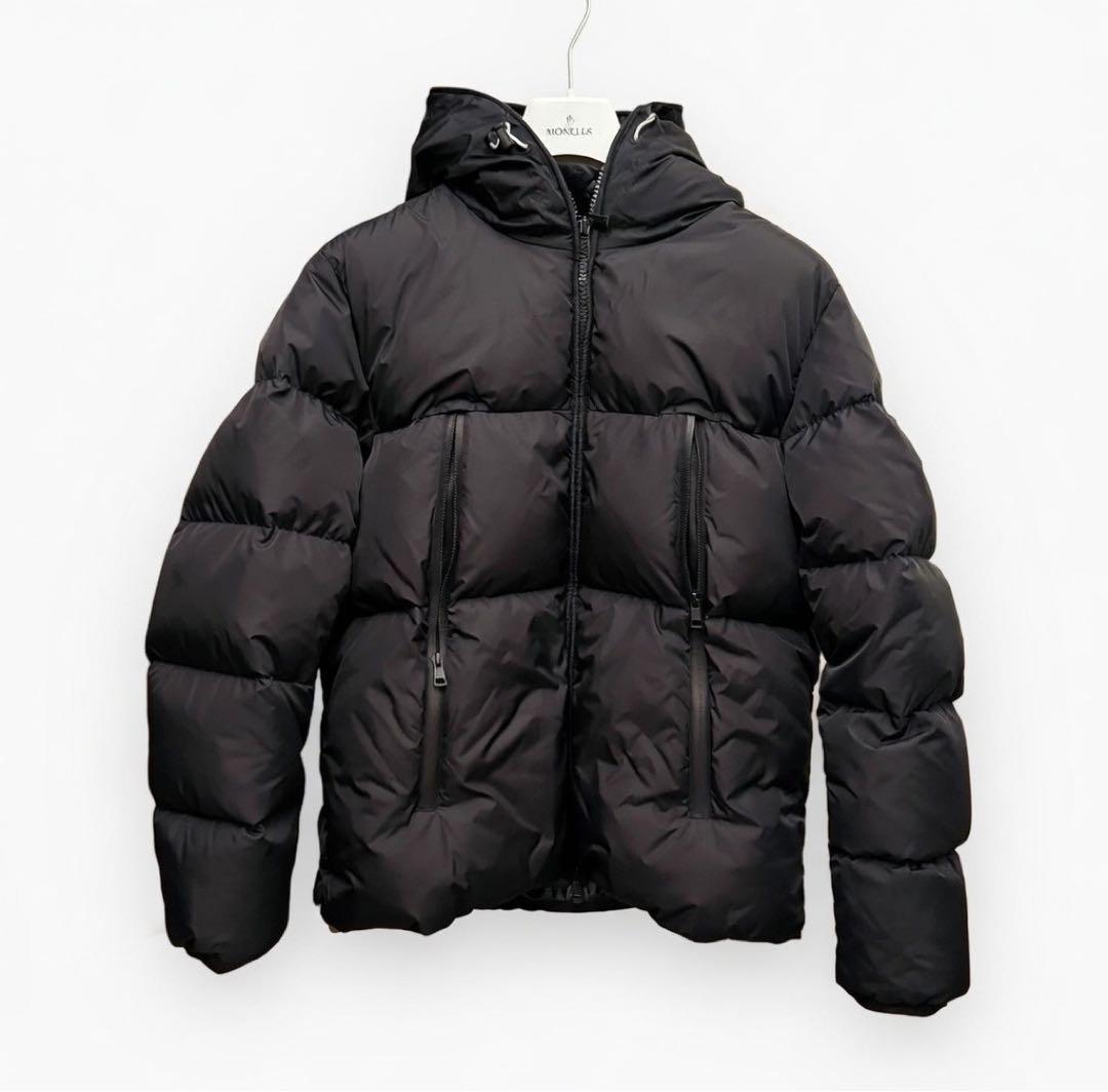 MONCLER/MONTCLA（モンクラー）ブラック ダウンジャケット