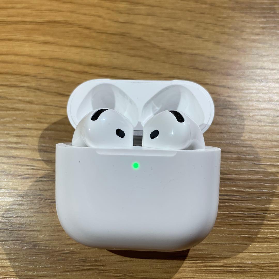 Apple Airpods 第4世代　ノイズキャンセリング付きなし