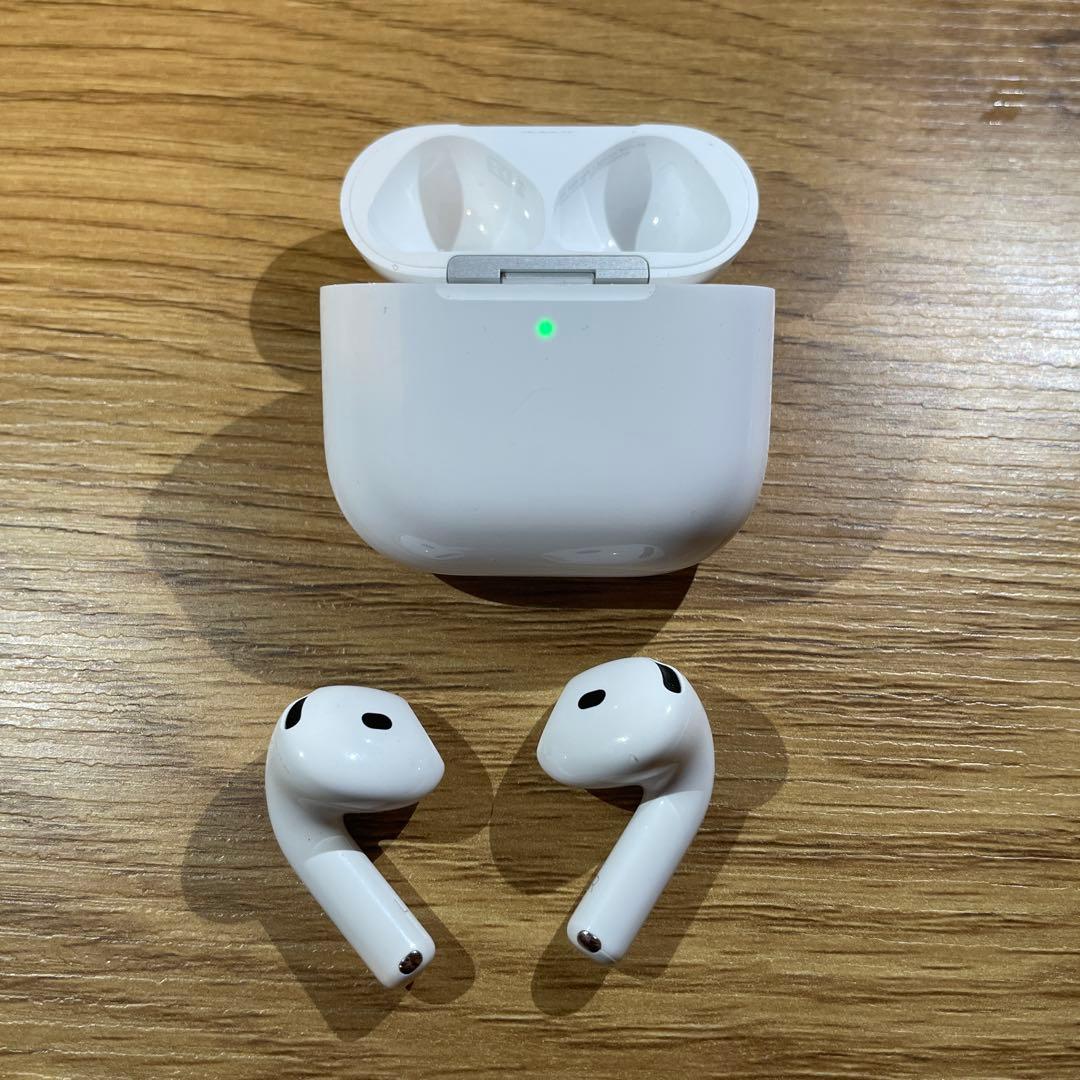 Apple Airpods 第4世代　ノイズキャンセリング付きなし