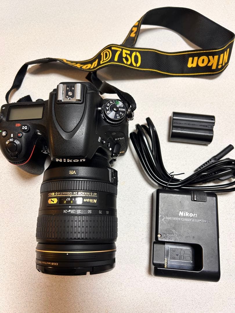Nikon D750 デジタル一眼レフカメラ、24-120mmレンズ