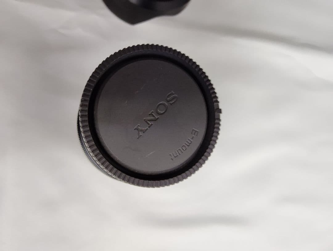 SONY FE 28mm F2 レンズ 　中古品