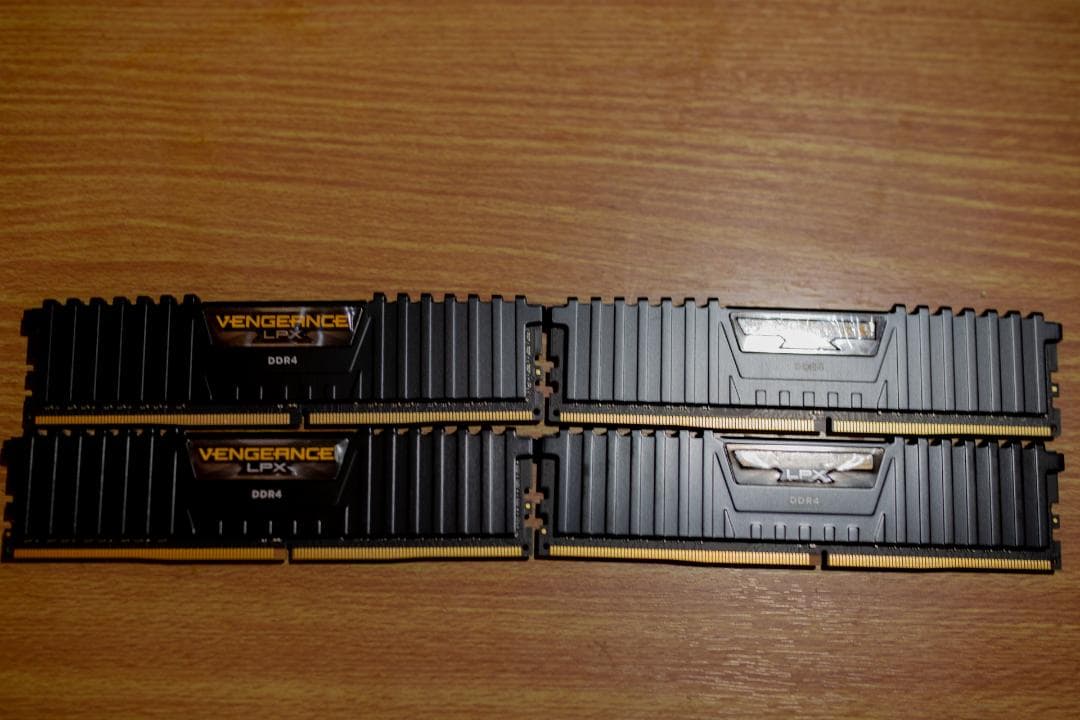 CORSAIR DDR4 8GB×4枚 総32GB
