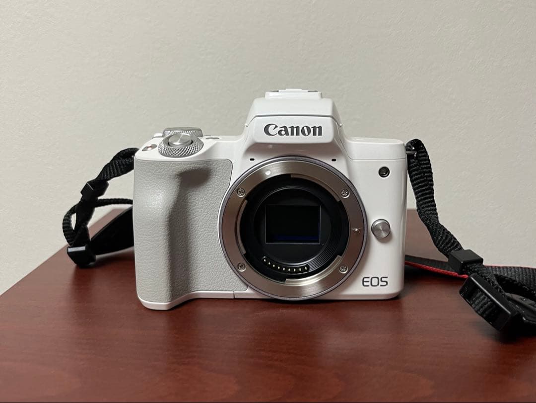 Canon EOS Kiss M ホワイト　ダブルレンズキット