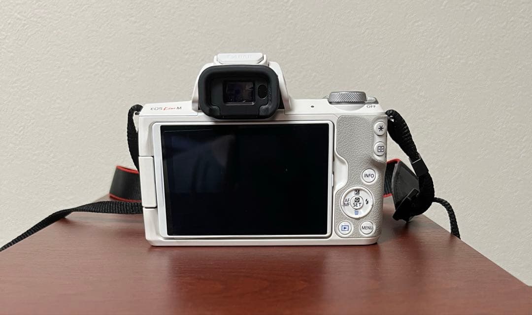 Canon EOS Kiss M ホワイト　ダブルレンズキット