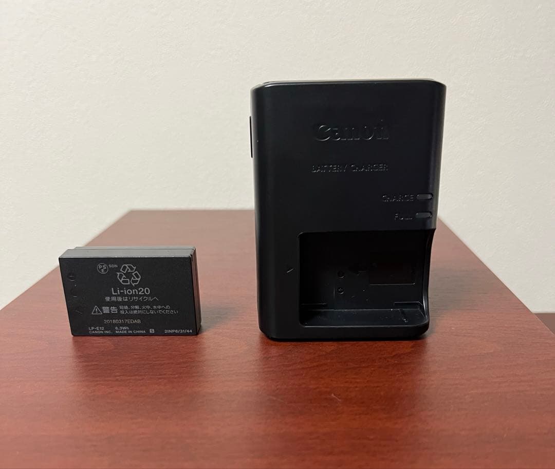 Canon EOS Kiss M ホワイト　ダブルレンズキット