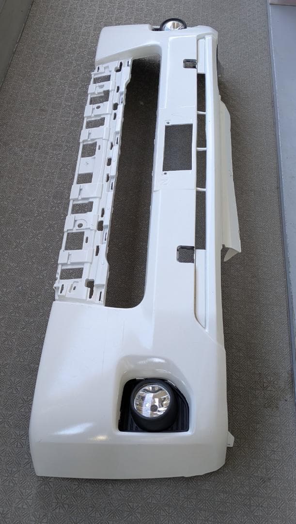 トヨタ 200系4型 ハイエース フロントバンパー 中古