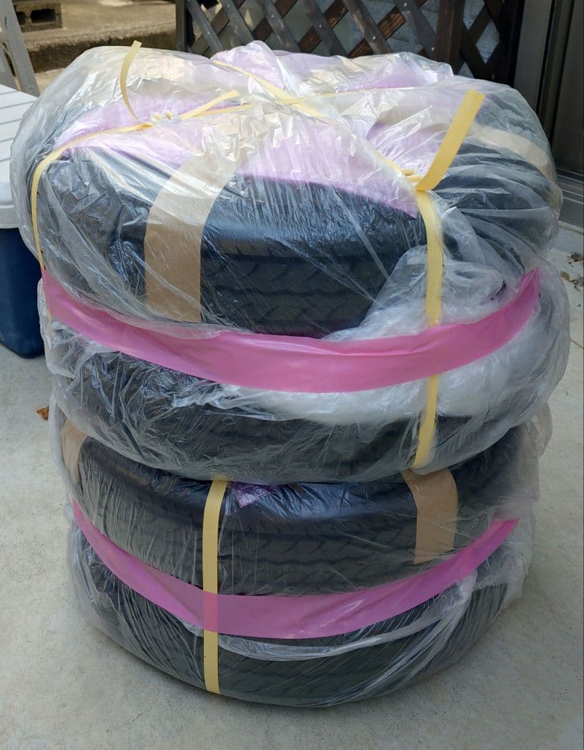 ダイハツ　アトレー　純正タイヤ