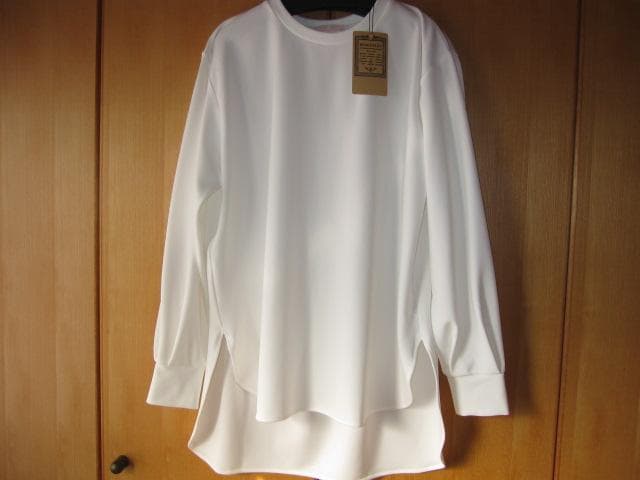 新品タグつき ビアズリー Tブラウス 1 白 完売品
