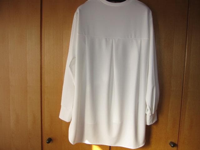 新品タグつき ビアズリー Tブラウス 1 白 完売品