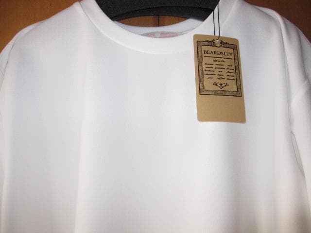 新品タグつき ビアズリー Tブラウス 1 白 完売品