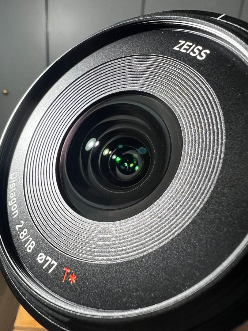 ZEISS Batis 2.8/18 単焦点レンズ