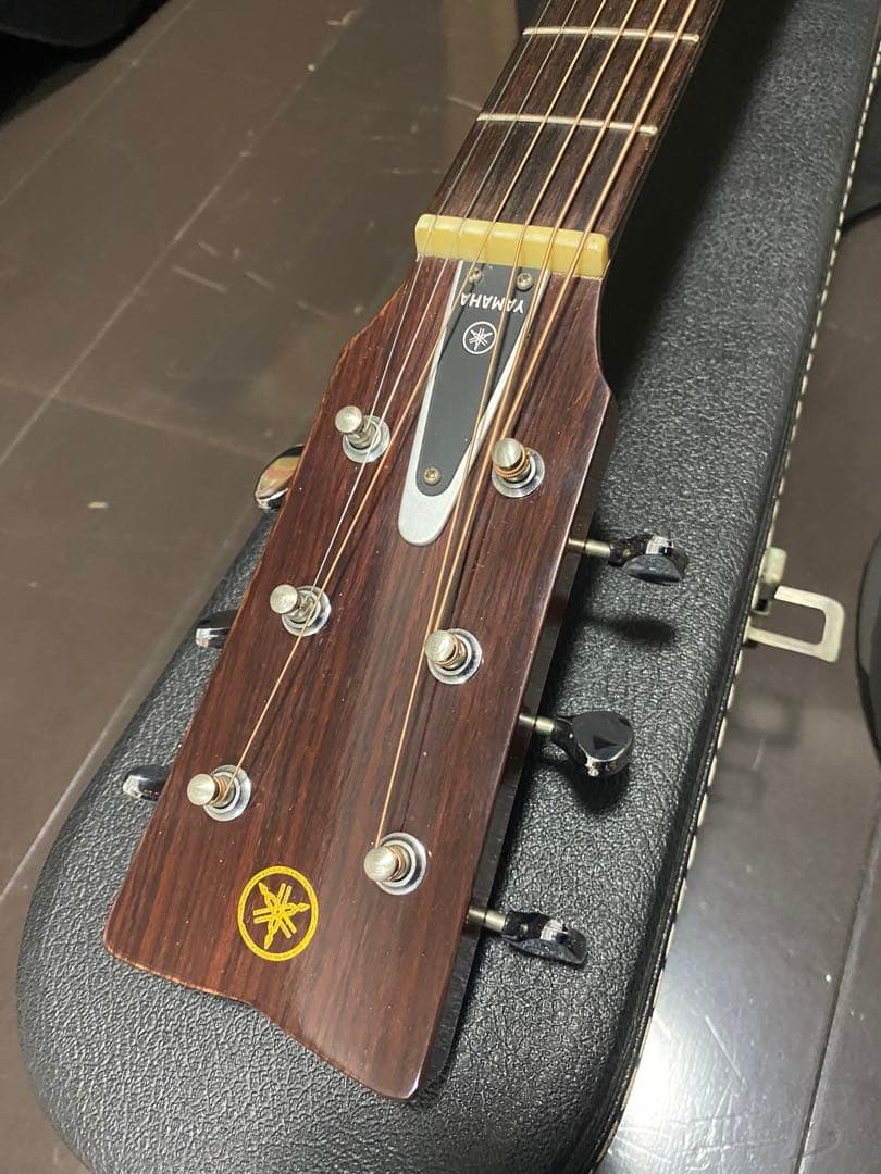 アコースティックギター　YAMAHA