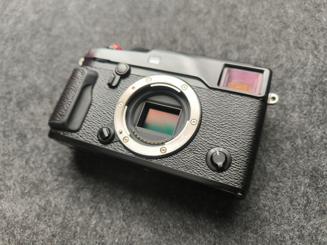 【FUJIFILM X-Pro2 ボディ】シャッター16735回/木製グリップ付