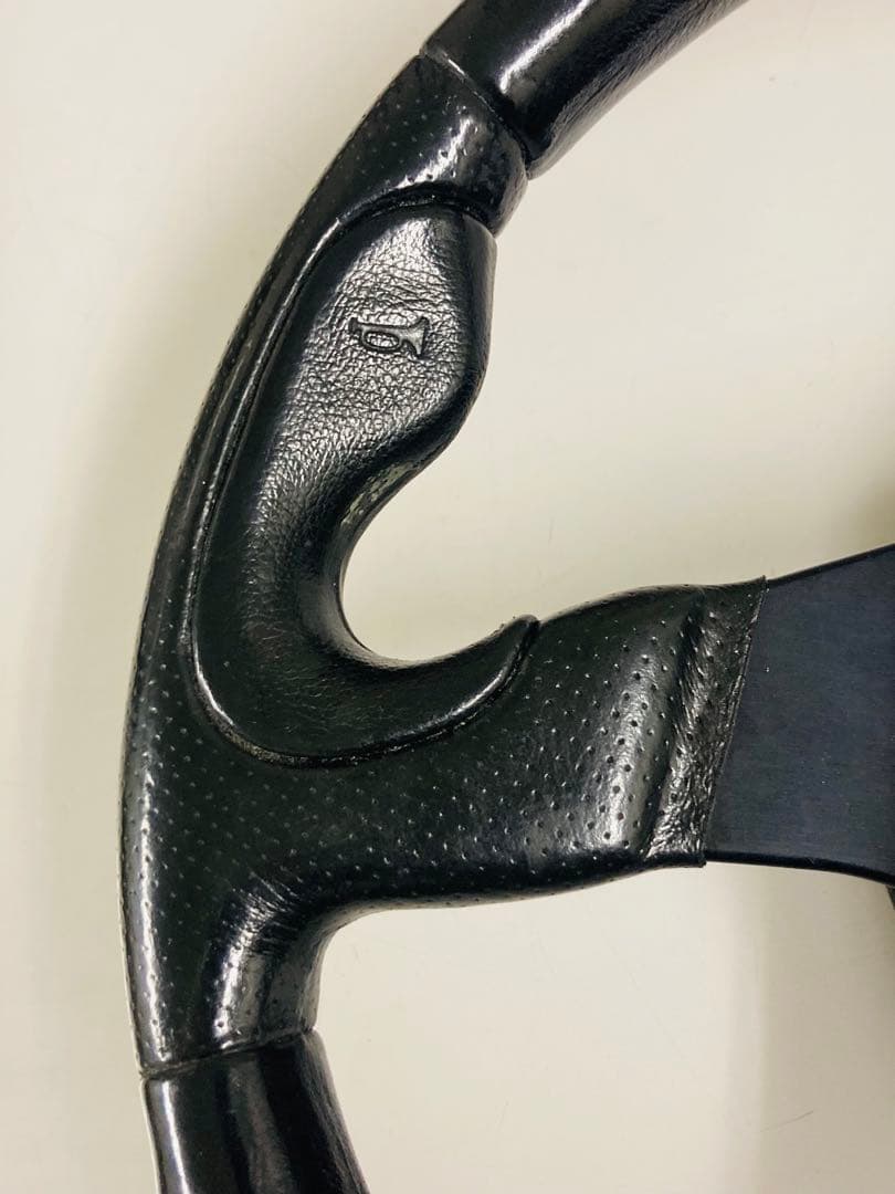 momo モモ ステアリング　ハンドル　35mm ホーンボタン付き