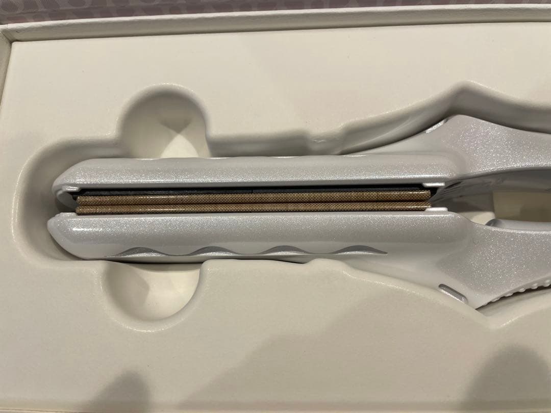 kinujoストレートヘアアイロン 新品・未使用