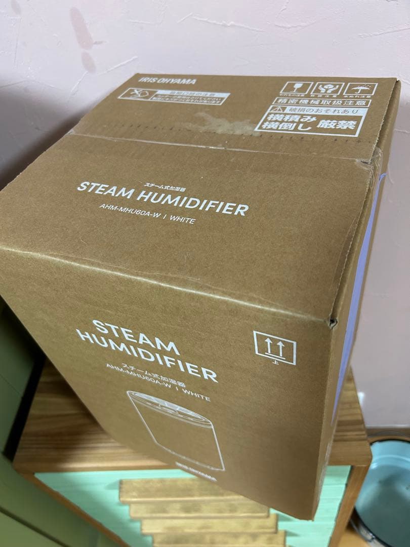 アイリスオーヤマ　スチーム式、加熱式　加湿器　600ml