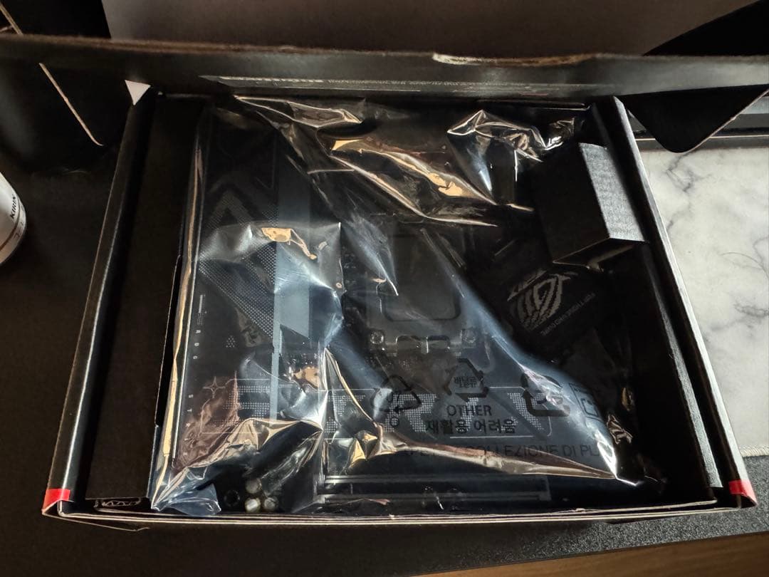 マザーボード ROG STRIX B860-I GAMING WIFI/ITX/B860I