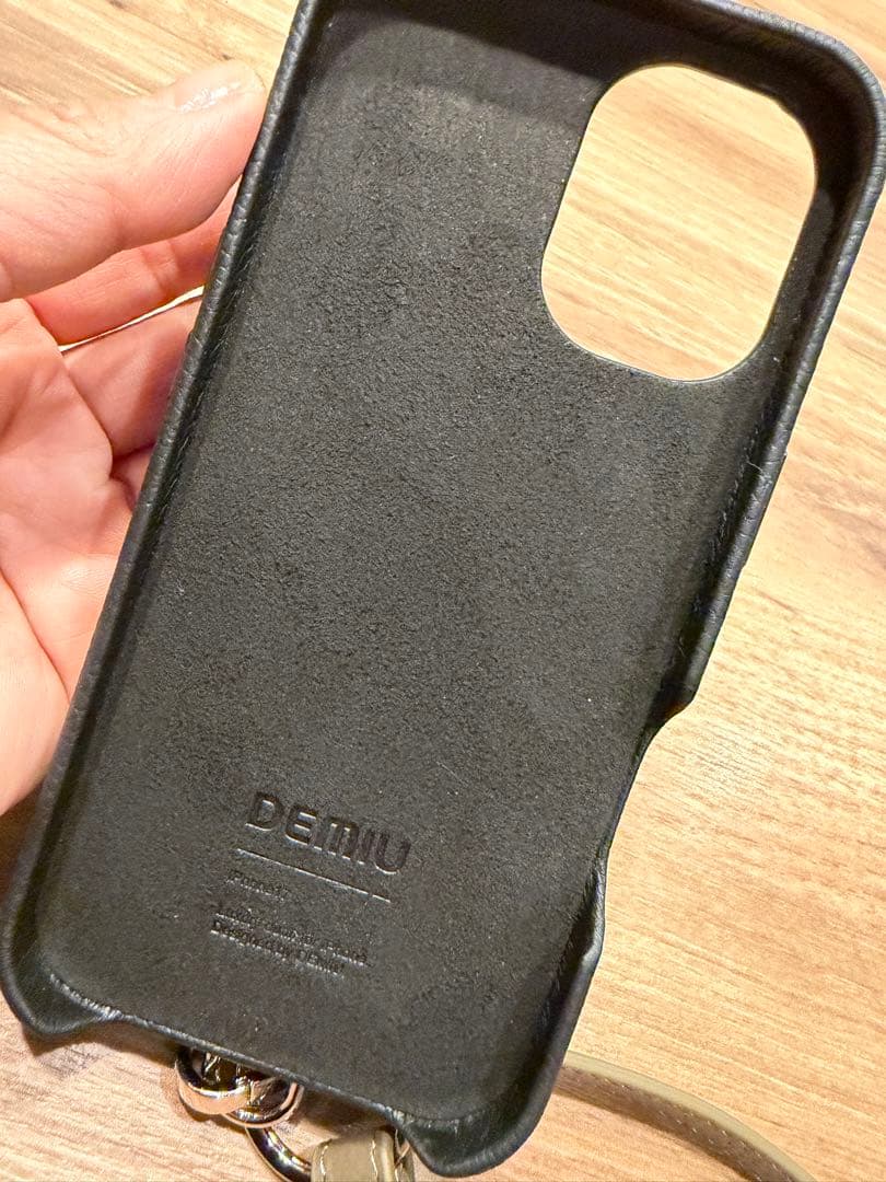 DEMIU iPhone 17ケース