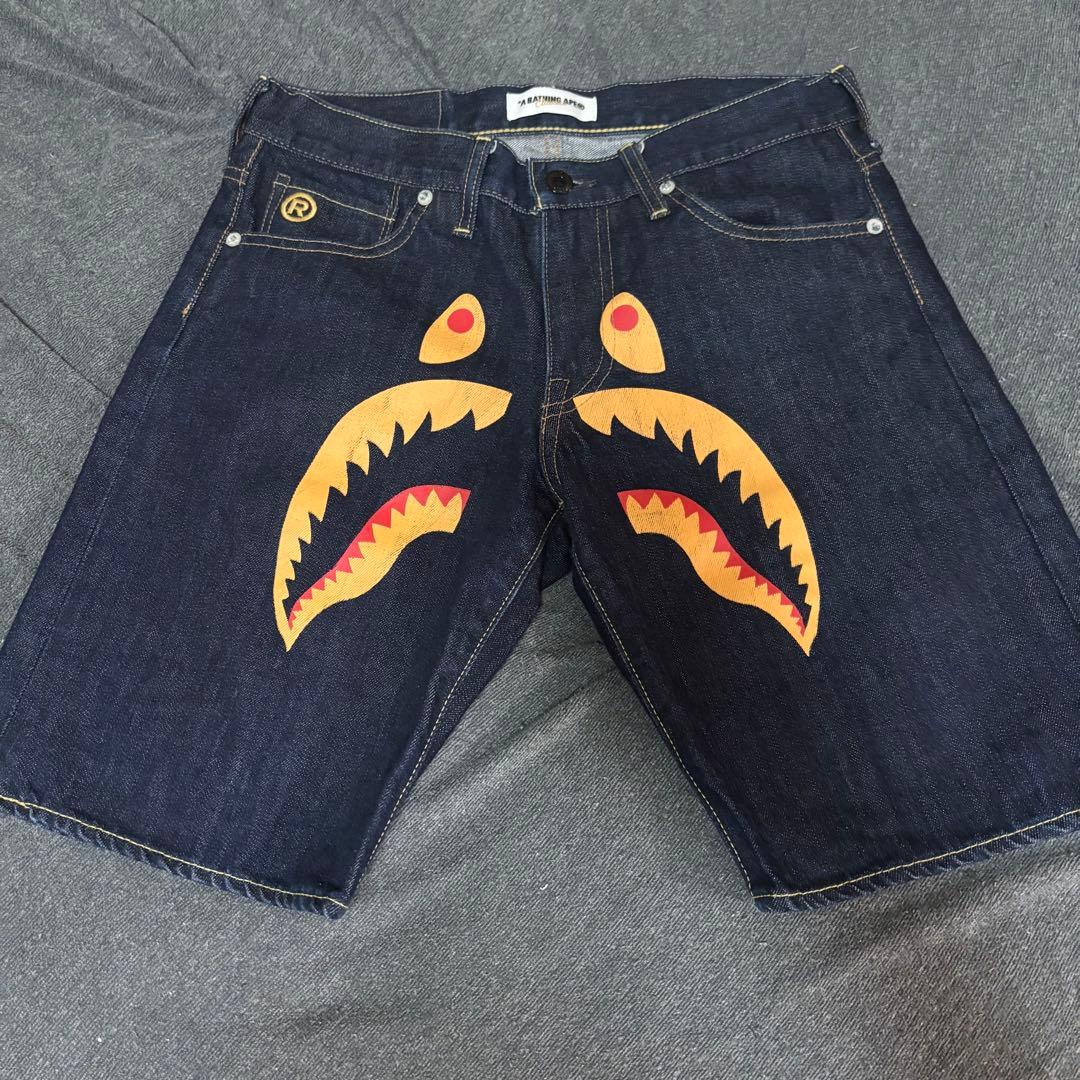 完売品　激レア　A BATHING APE SHARK DENIM SHORTS