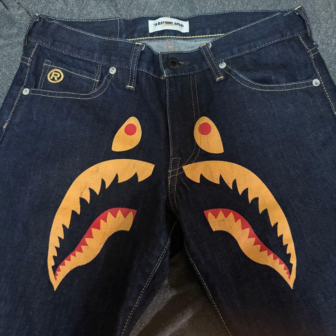 完売品　激レア　A BATHING APE SHARK DENIM SHORTS