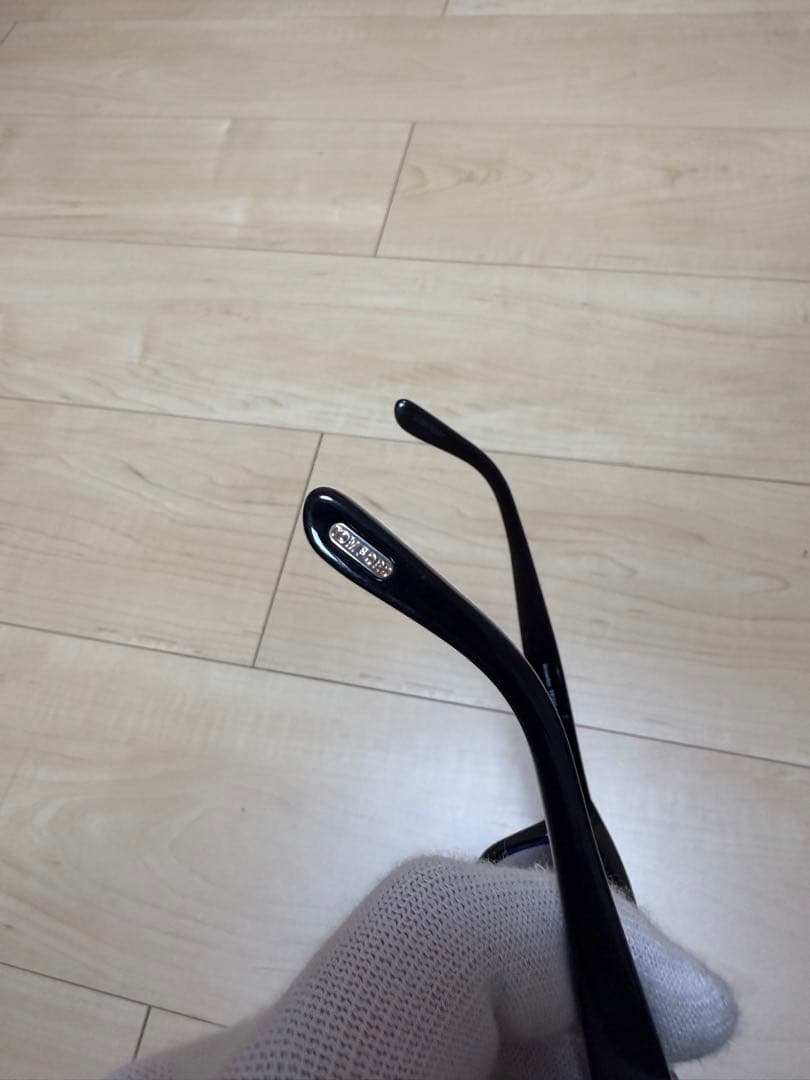 TOM FORD ブラックキャットアイサングラス