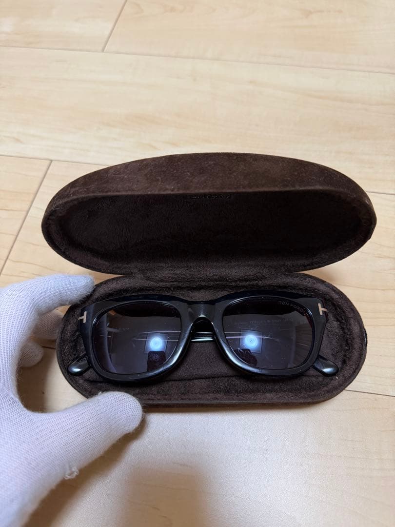 TOM FORD ブラックキャットアイサングラス