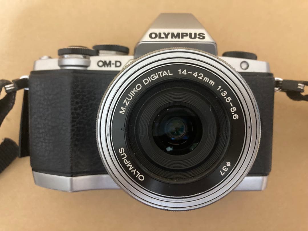 OLYMPUS オリンパス OM-D E-M10 レンズキット【ジャンク品】